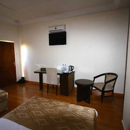 The Big 5 Hotel, Lodge & Camp Λουμπουμπάσι Εξωτερικό φωτογραφία